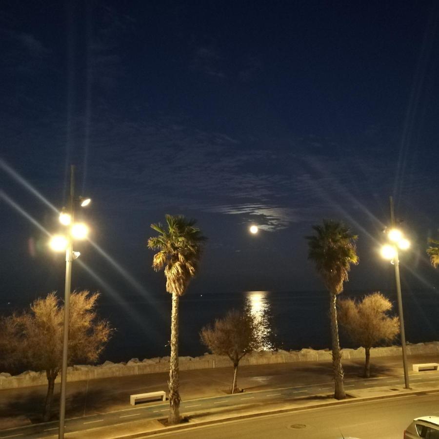 Intero Appartamento " Sea Breeze" Mola di Bari Dış mekan fotoğraf