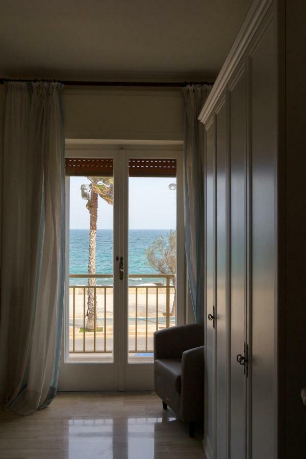 Intero Appartamento " Sea Breeze" Mola di Bari Dış mekan fotoğraf